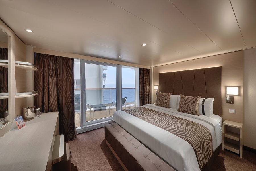 MSC Cruises MSC World America Deluxe Balcony with Promenade and Ocean View PV ©MSC Rights, Ivan Sarfatti 4.jpg